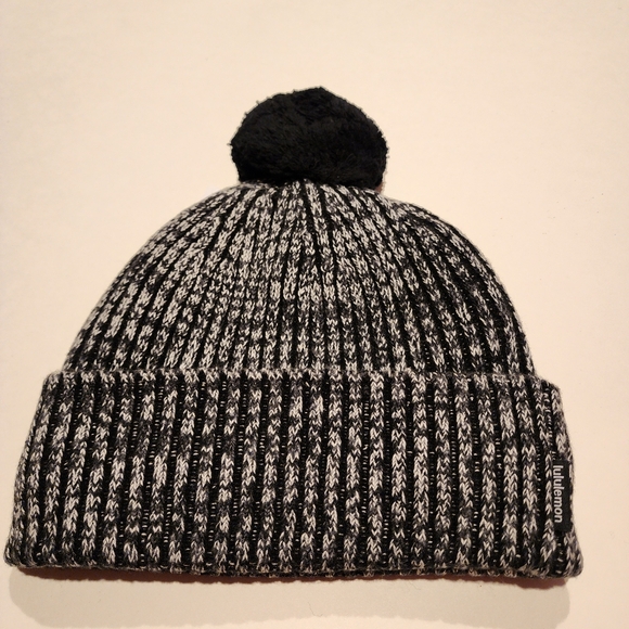 Lululemon Women's Textured Fleece-Lined Knit Beanie NWT - Picture 2 of 4